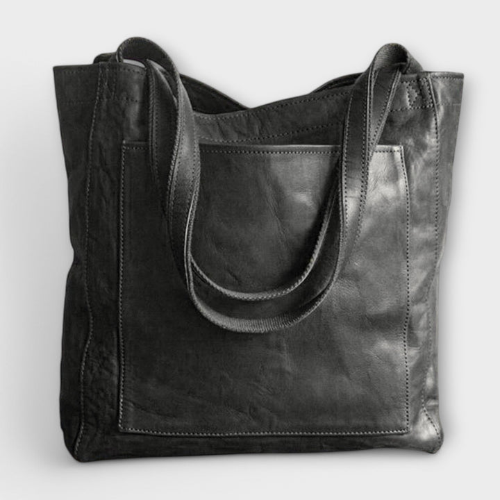 An elegant and practical shoulder bag
