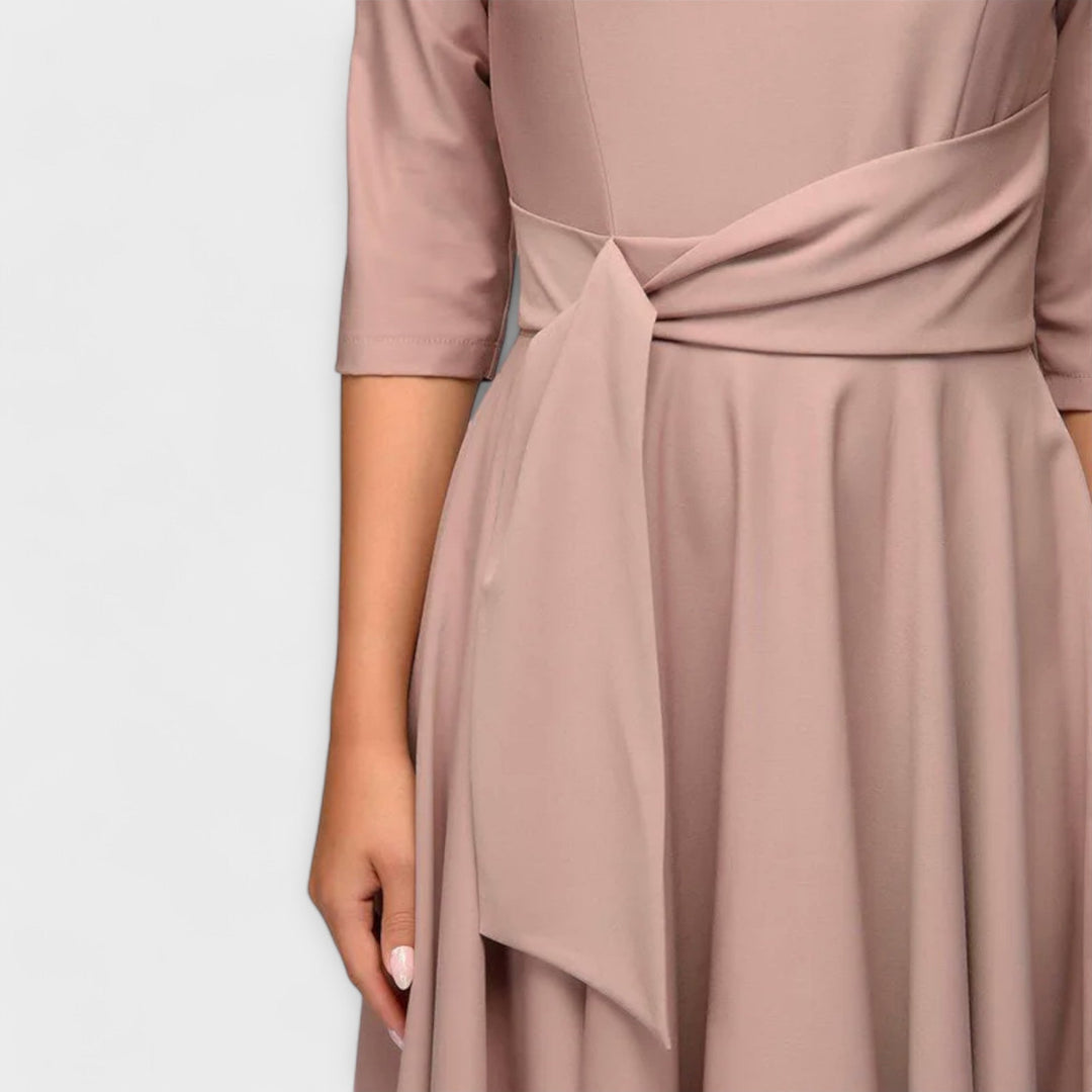 Elegancka sukienka w stylu swing