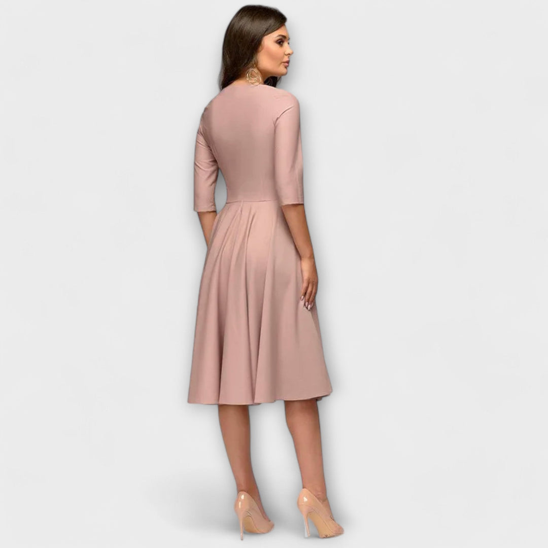Elegancka sukienka w stylu swing